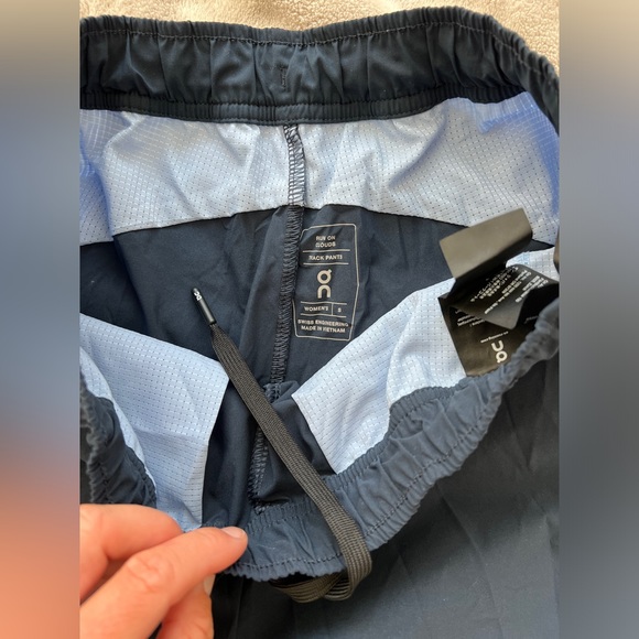 On running set - Picture 6 of 14